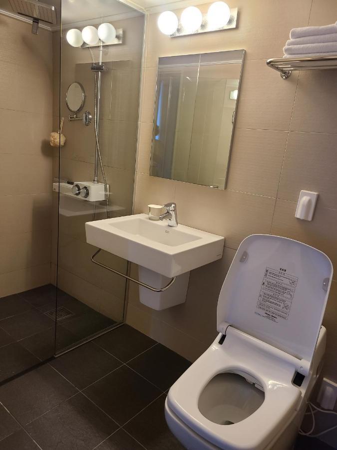 Jinwoo Prestige Hotel Geoje Exteriör bild